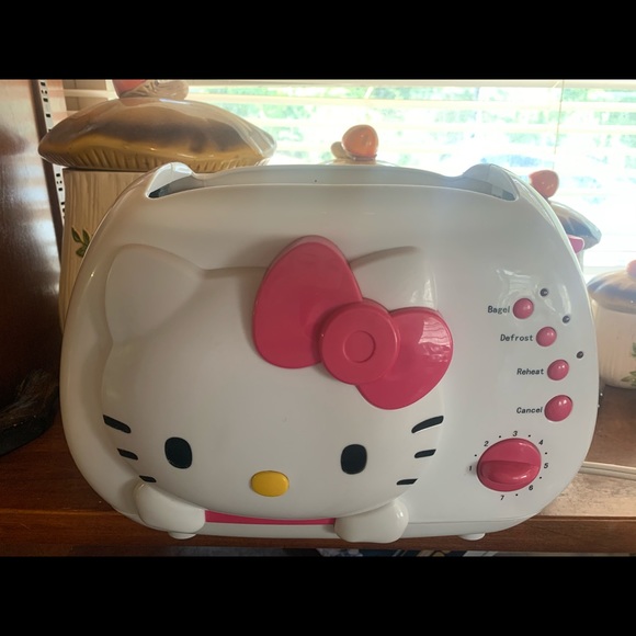 Hello Kitty Cool Touch Toaster - Picture 4 of 4